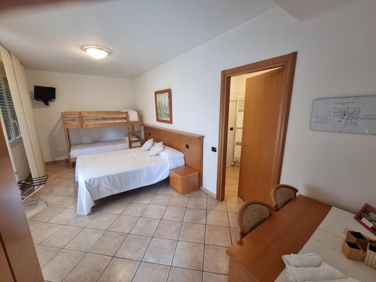 Albergo Lario Gera Lario Szoba fotó